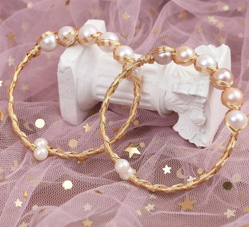Elegant Pearl Bracelets