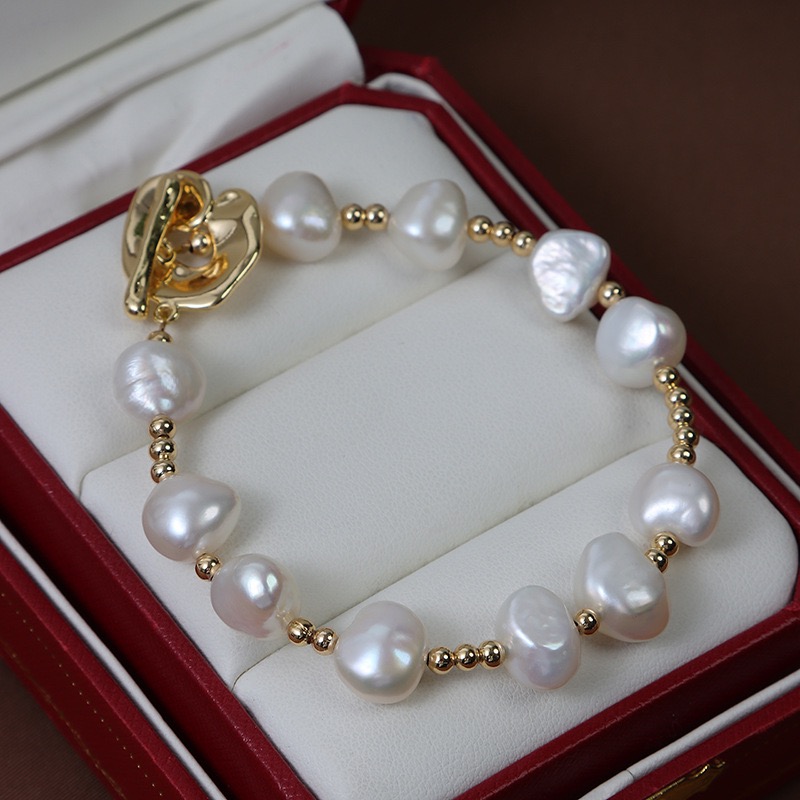 Elegant Pearl Bracelet