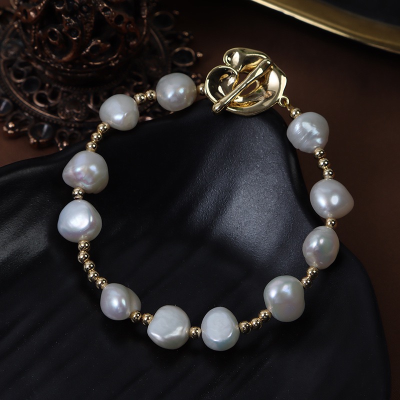 Elegant Pearl Bracelet