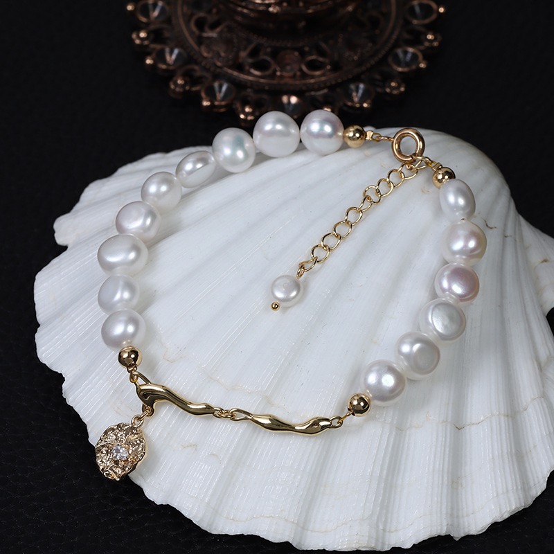 Elegant Pearl Bracelet
