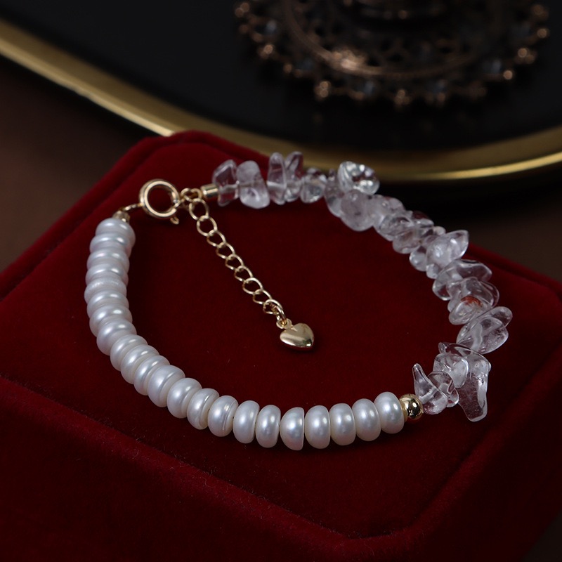 Elegant Pearl and Crystal Bracelet