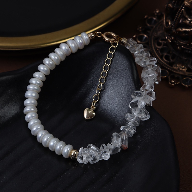 Elegant Pearl and Crystal Bracelet
