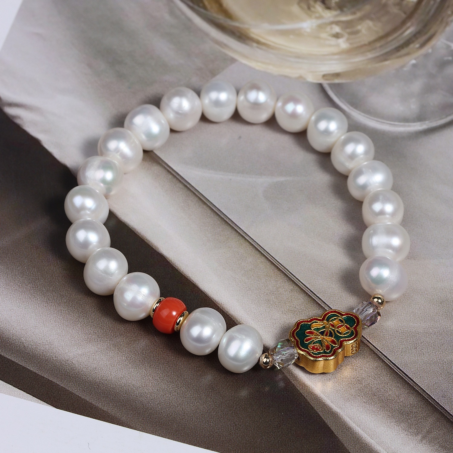 Elegant Pearl Bracelet