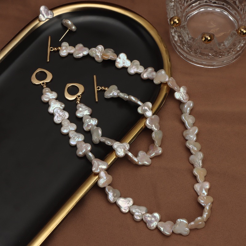 Pearl Necklace and Bracelet Set