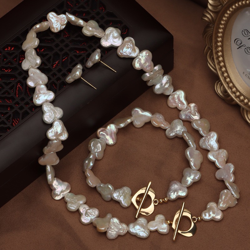 Pearl Necklace and Bracelet Set