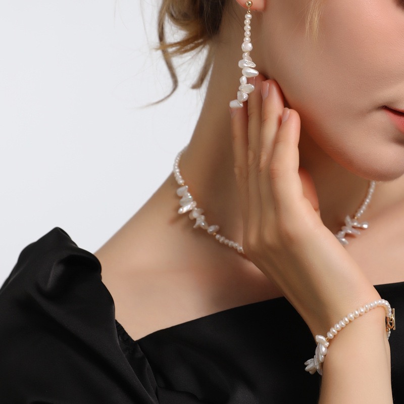 Elegant Pearl Jewelry Set