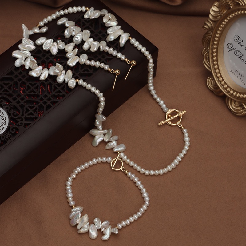 Elegant Pearl Jewelry Set