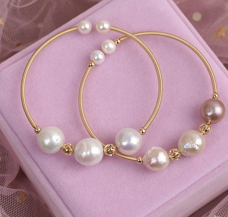 Elegant Pearl Bracelet