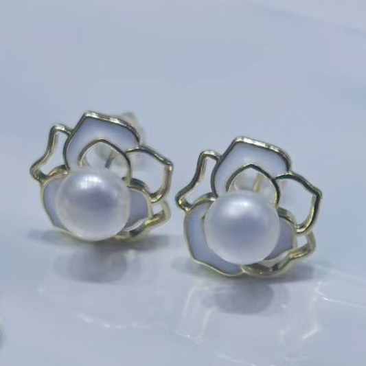 Pearl Flower Stud Earrings