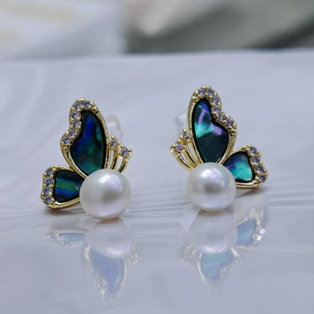 Pearl Stud Earrings  choose any 2 pairs 35usd shipped