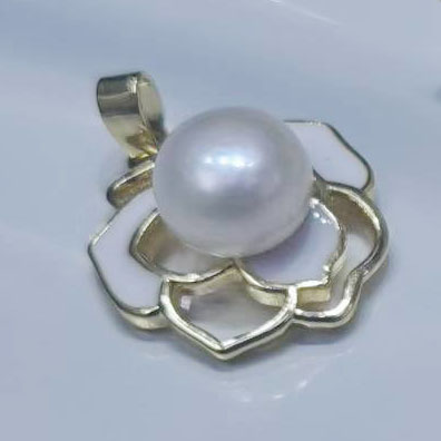 Pearl Flower Pendant