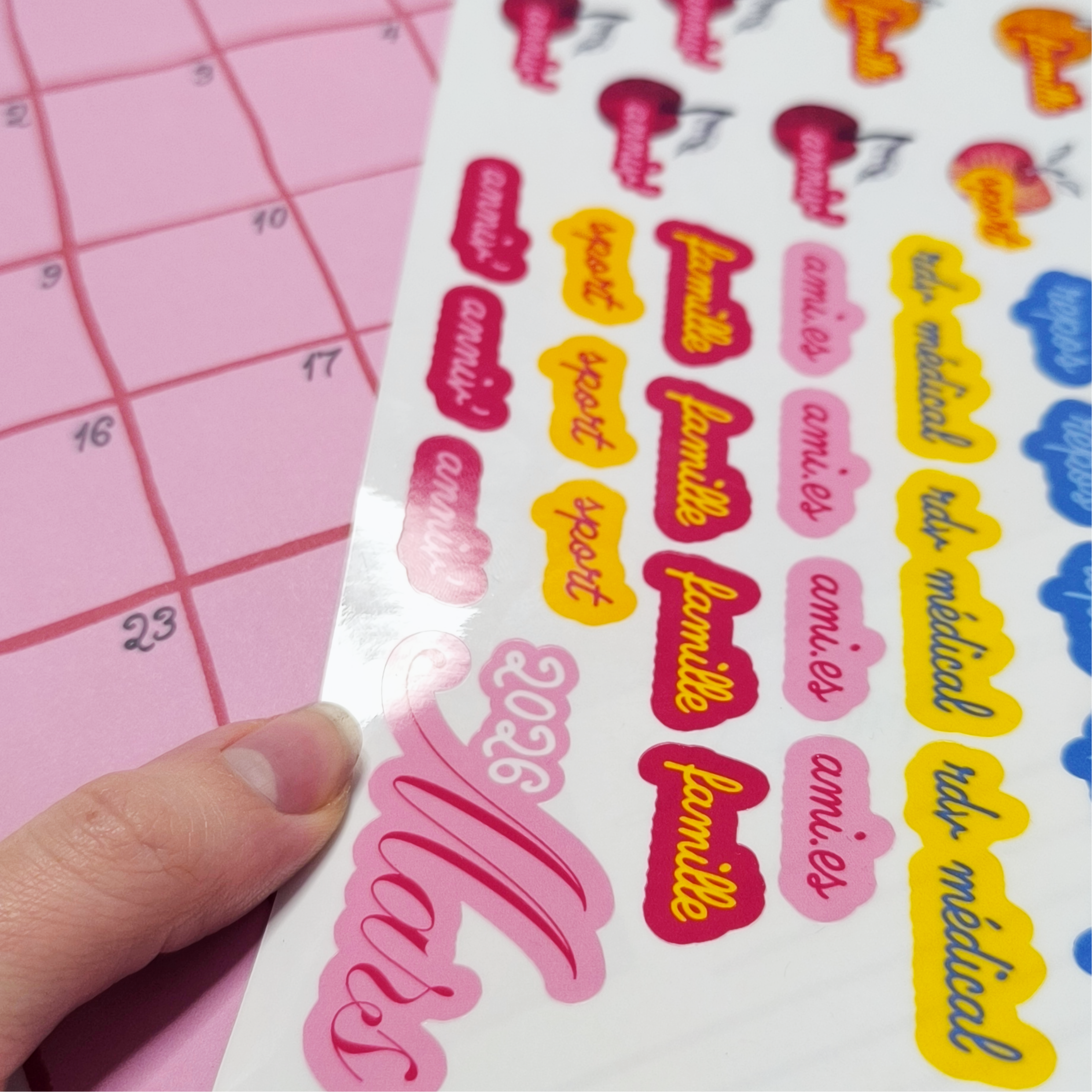 Niveau 2 : Courrier du mois - calendrier + planche de stickers