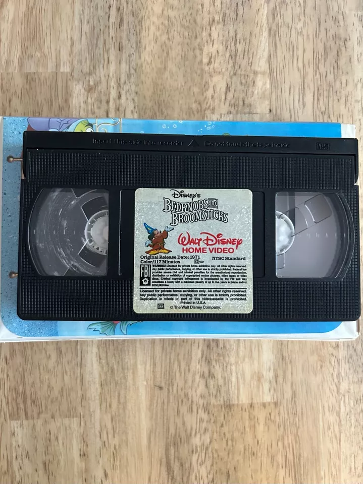Disney's Bedknobs and Broomsticks (VHS 1997 Clamshell) TESTED
