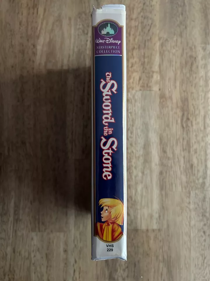 Walt Disney’s Masterpiece Collection - The Sword In The Stone - VHS 1991 TESTED