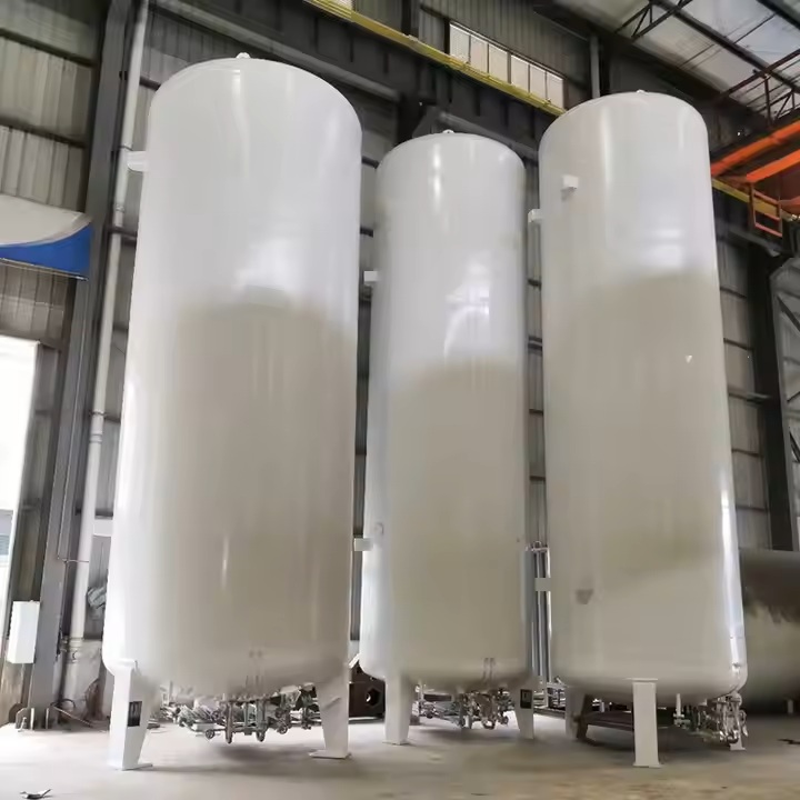 Tanques verticales de almacenamiento de fluidos