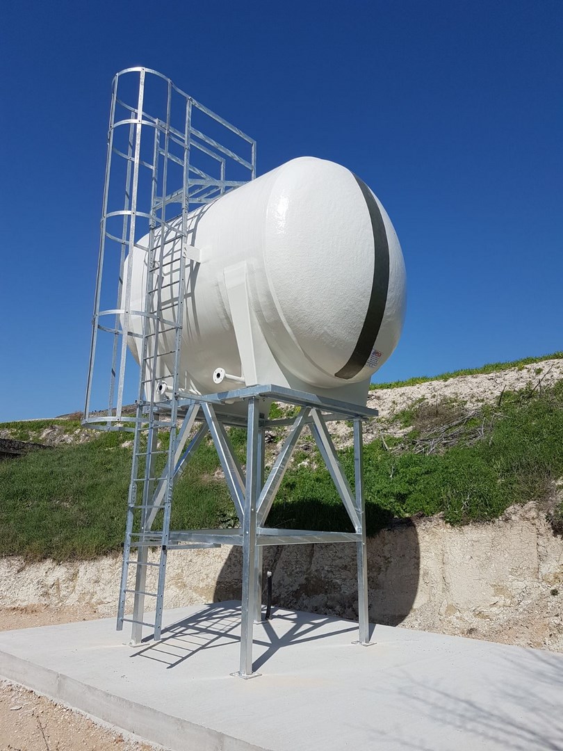 Tanque Elevado Para almacenamiento de Diesel, con capacidad de 20m3, 10m3