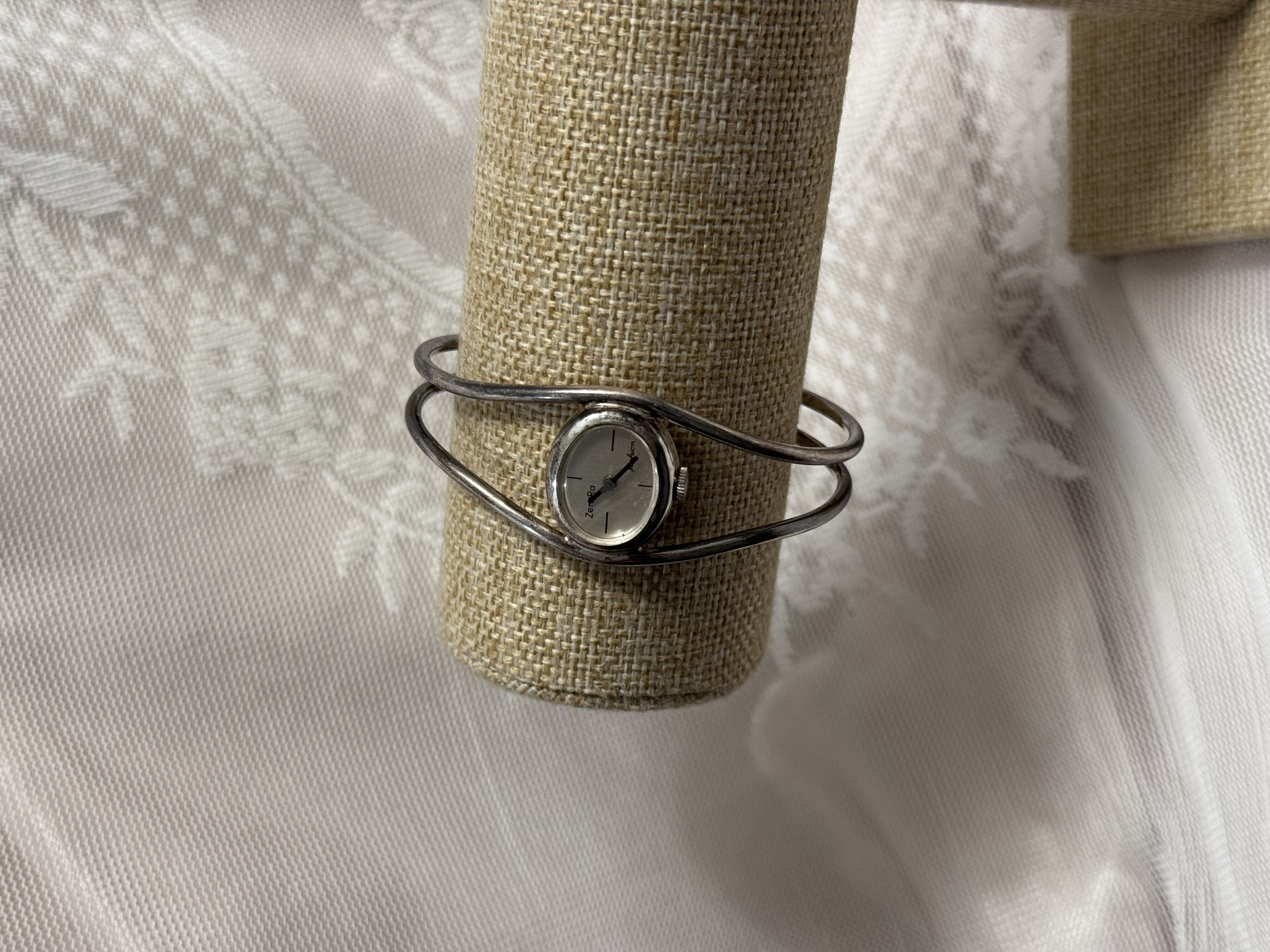 Silver Sculptural | Zentra