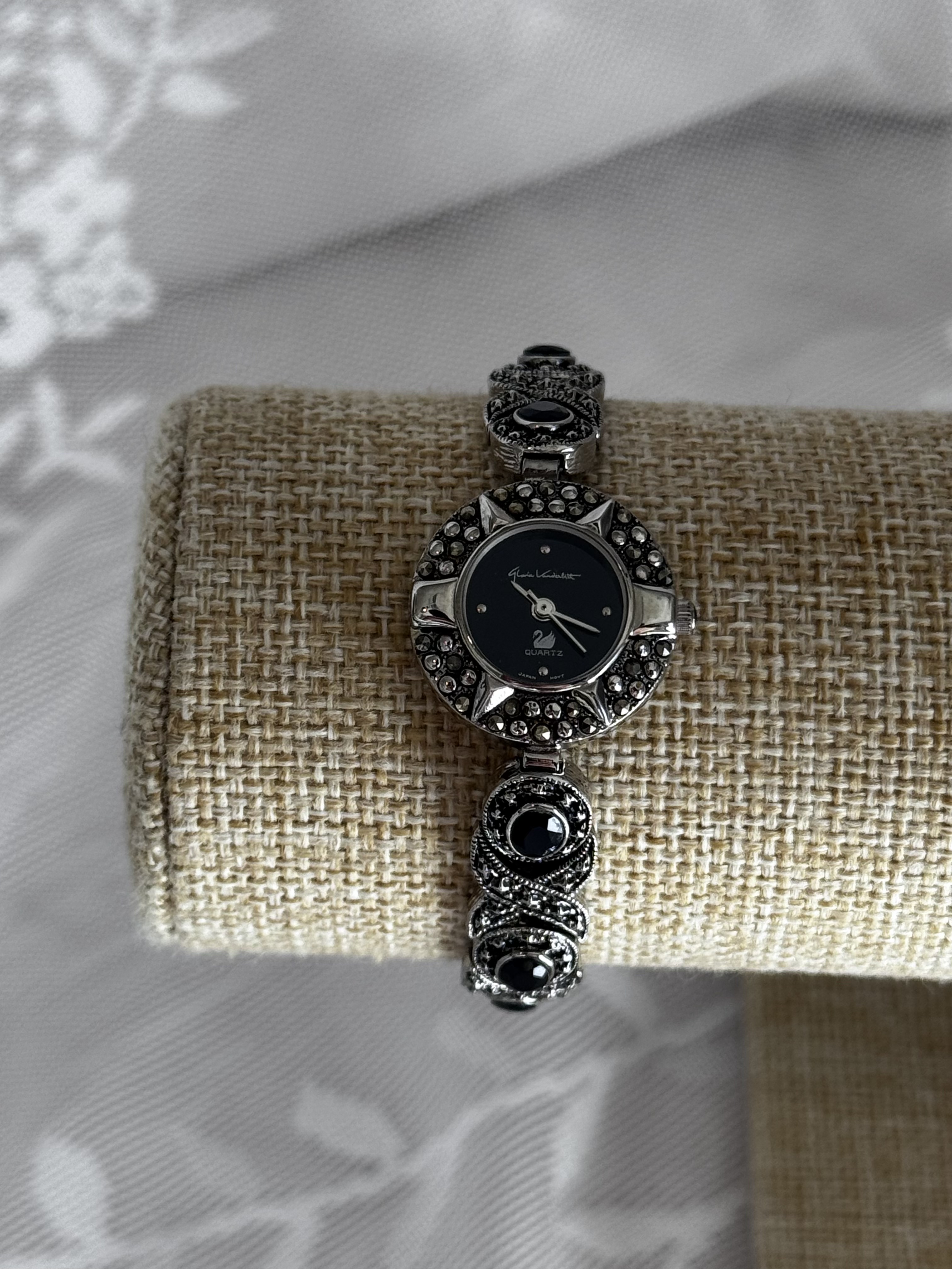 The Black Swan | Japan Movt 