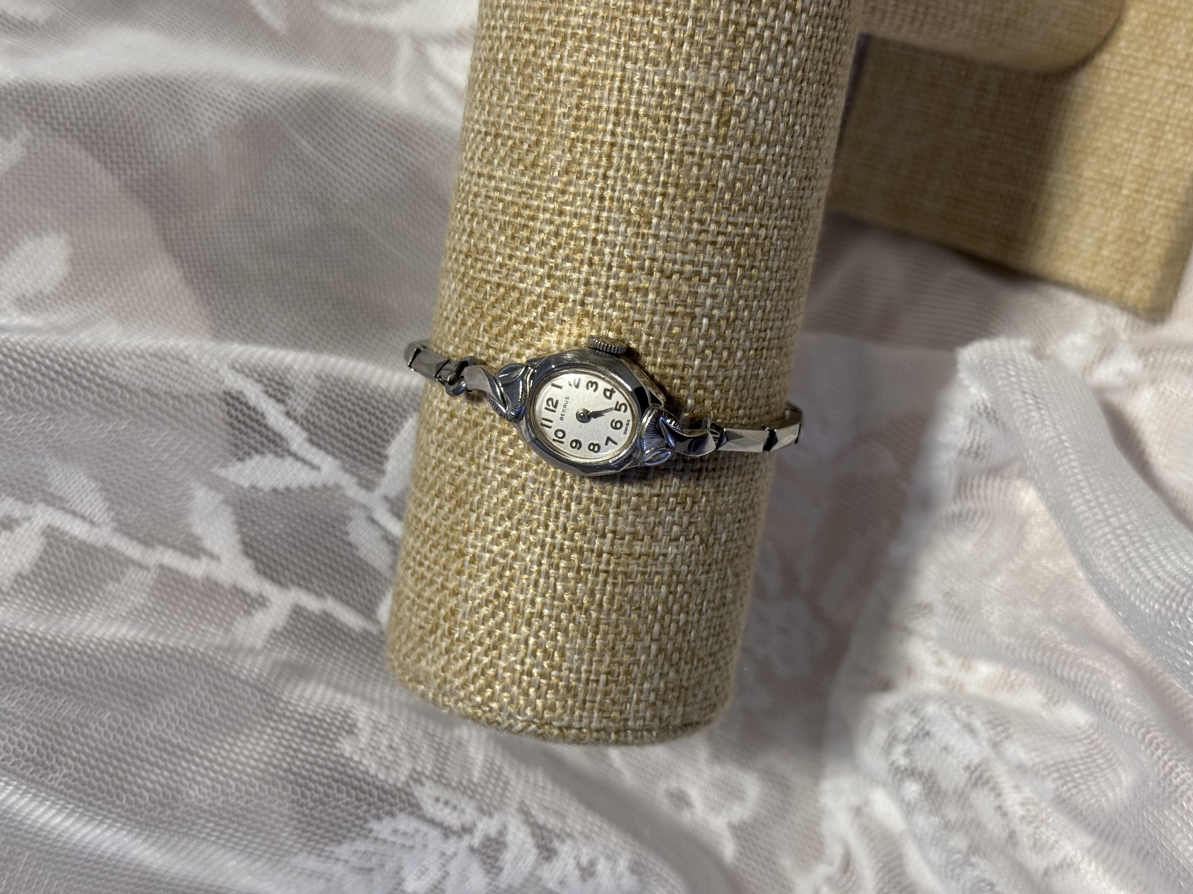 The Oval Swiss | Benrus