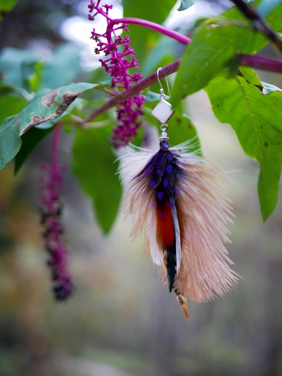 Mono Boucle d'oreille en Plumes Naturelles et Pierre semi-précieuse