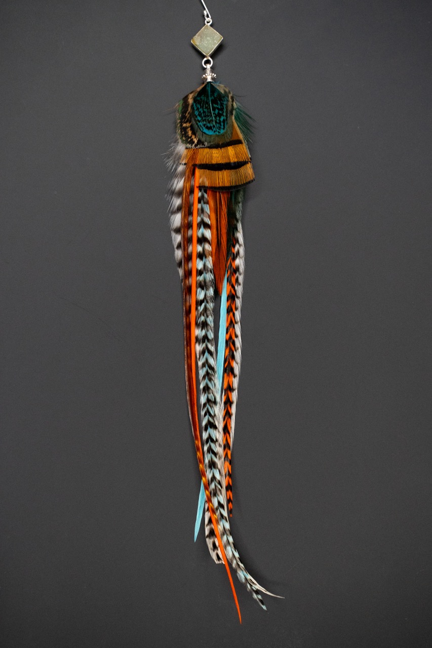 Boucle d'Oreille en Plumes Naturelles et Pierre semi-précieuse de Druzy Quartz