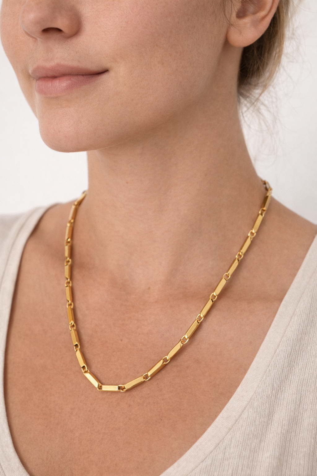 Colar de aço Dourado