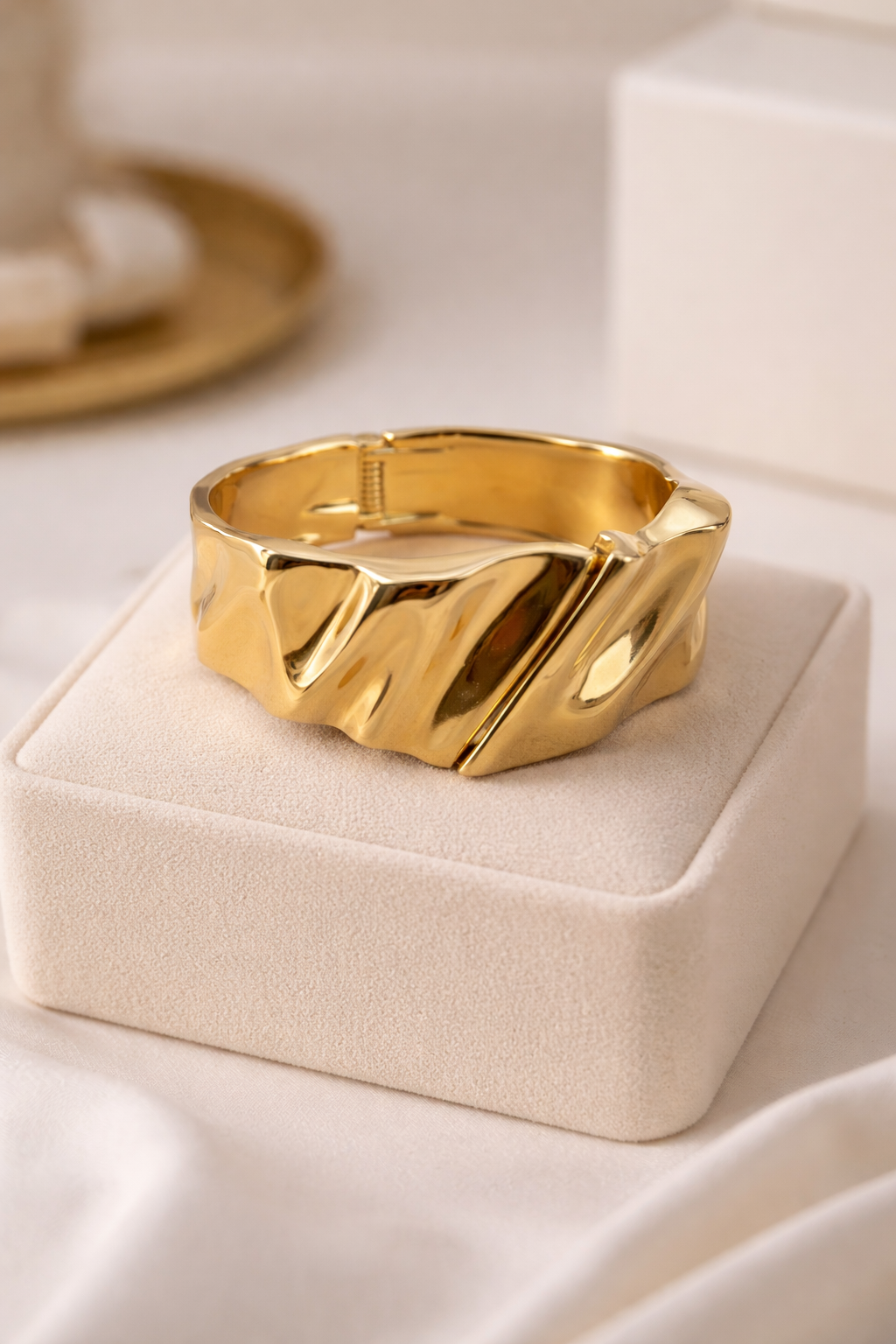 Pulseira Dourada em aço 