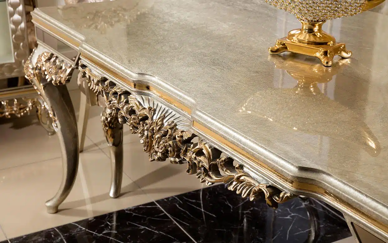 Classic Dining Set in Royal Finish