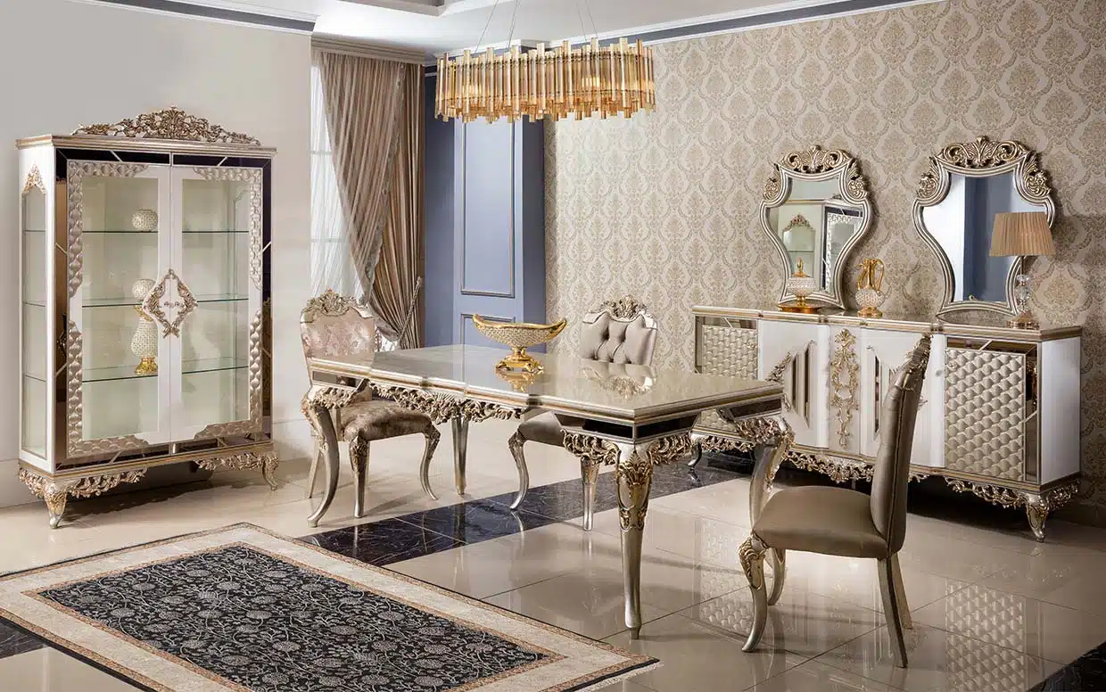 Classic Dining Set in Royal Finish