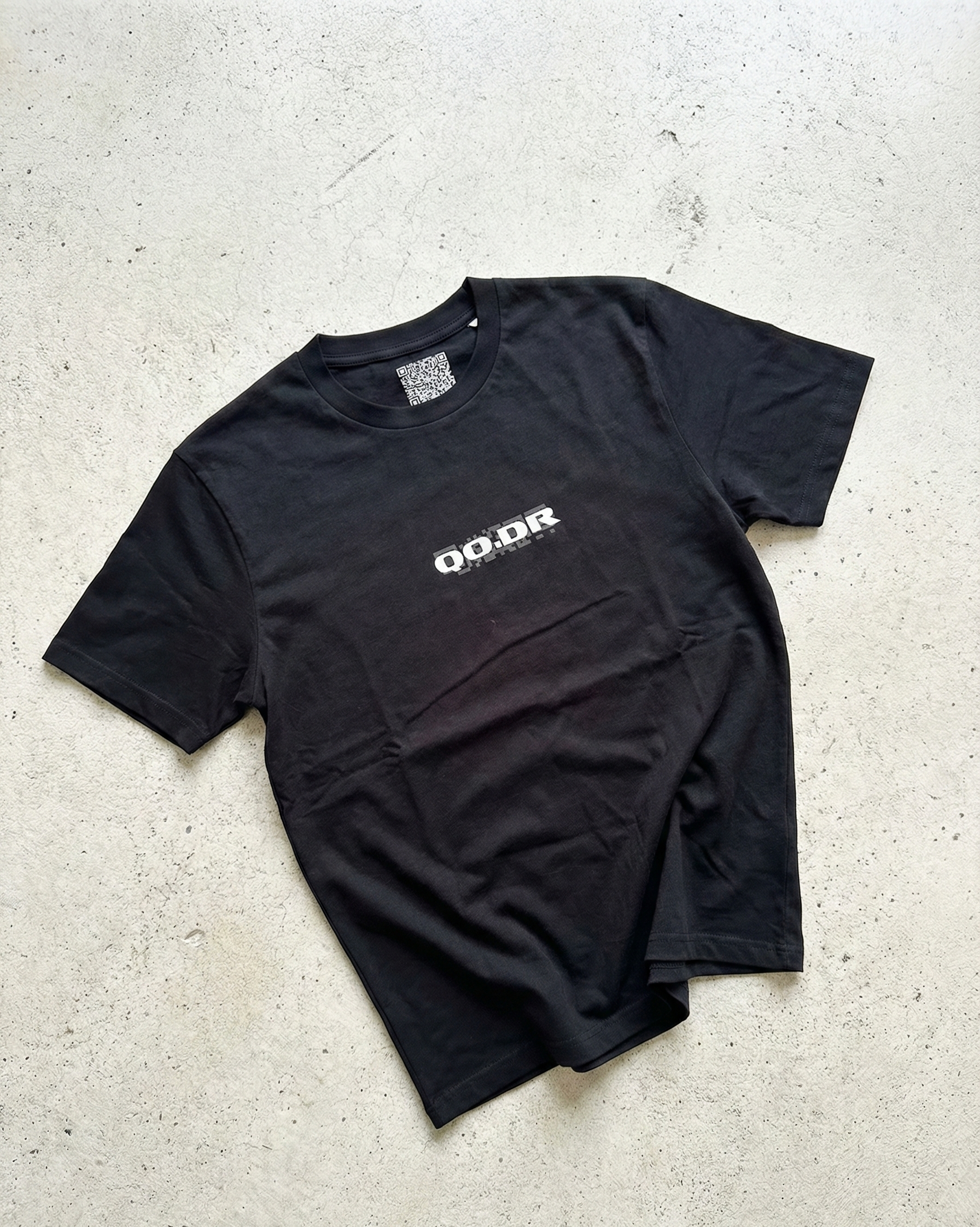 Camiseta regular NEGRA qo-dr