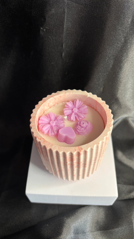 🍓 Bougie Fraise – Pot en Jesmonite