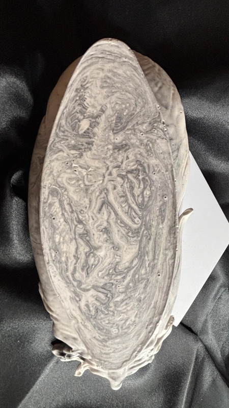 🪶 Vide-poche "Plume" en Jesmonite – effet marbré noir & blanc