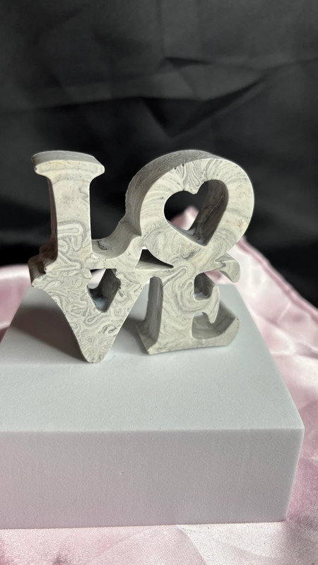 Love en jesmonite – Effet marbré noir et gris