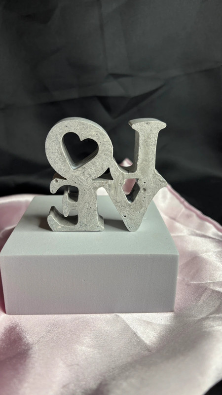 Love en jesmonite – Effet marbré noir et gris