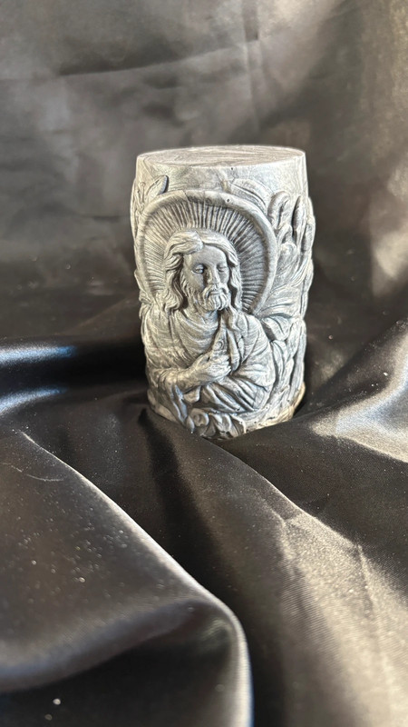 ✨ Christ en jesmonite – pièce artisanale