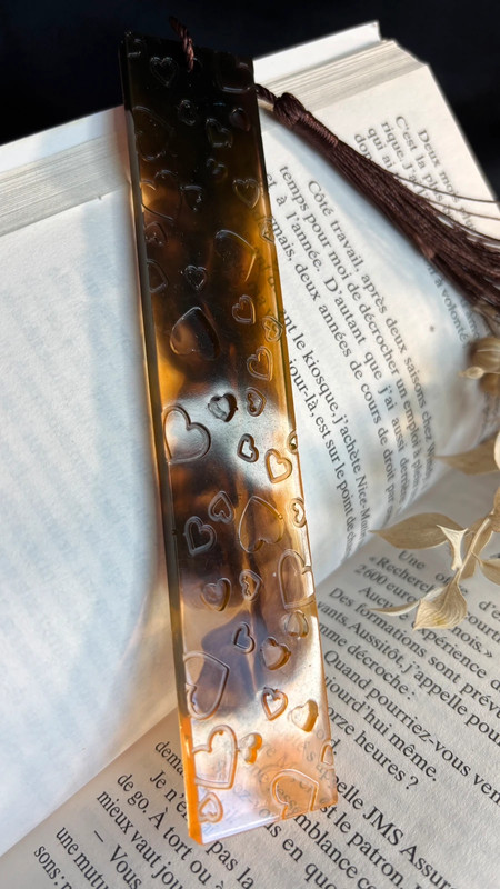 Marque-page en résine époxy – Fait main
