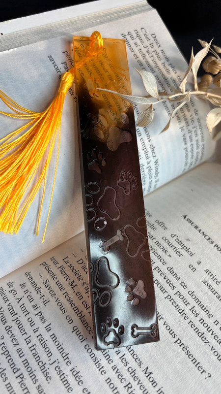 Marque-page en résine époxy – Fait main