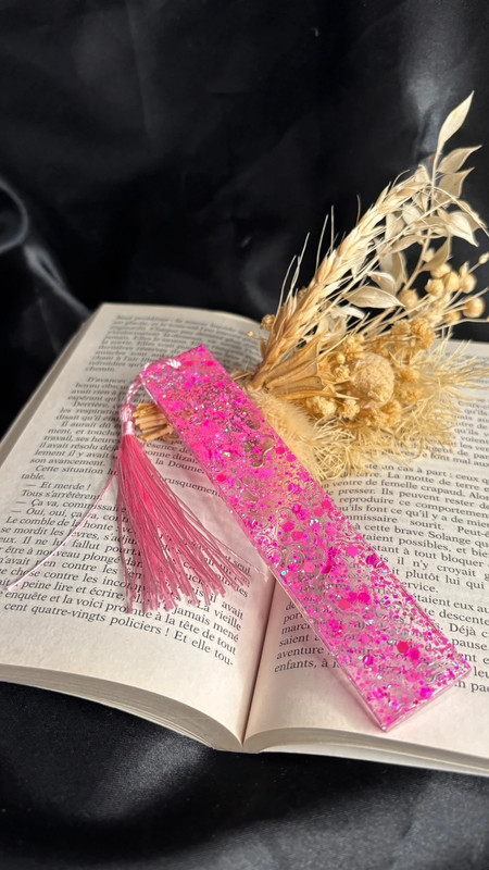 Marque-page en résine époxy – Fait main