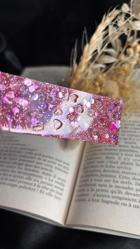 Marque-page en résine époxy – Fait main