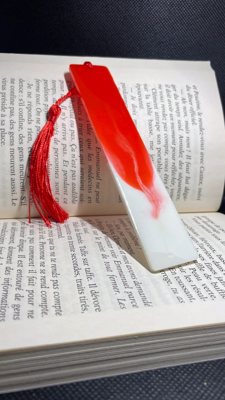 Marque-page en résine époxy – Fait main