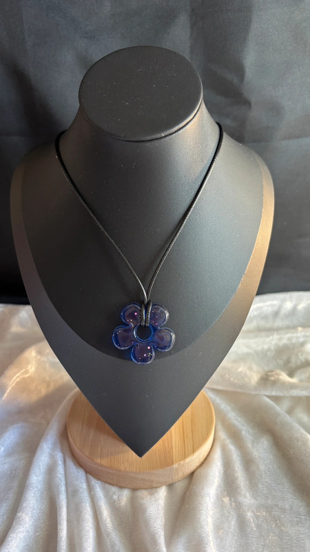 đž Collier avec fleur en rĂ©sine Ă©poxy â Fait main