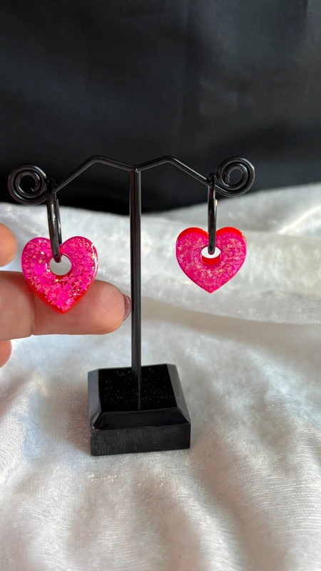 Boucles d’oreilles cœur en résine époxy – Fait main