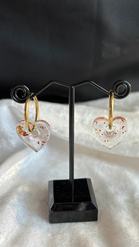 Boucles d’oreilles cœur en résine époxy – Fait main