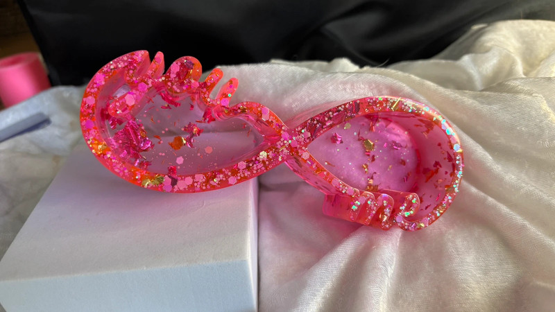 Petit pot décoratif “Love Me” en résine époxy – Fait main