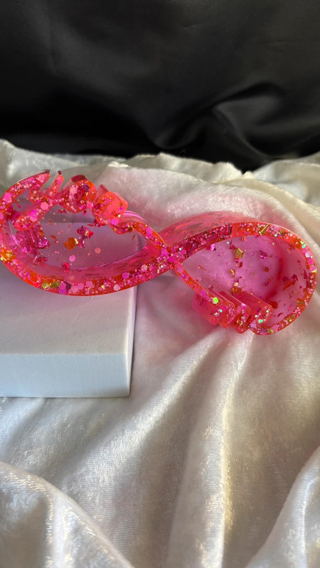 Petit pot décoratif “Love Me” en résine époxy – Fait main