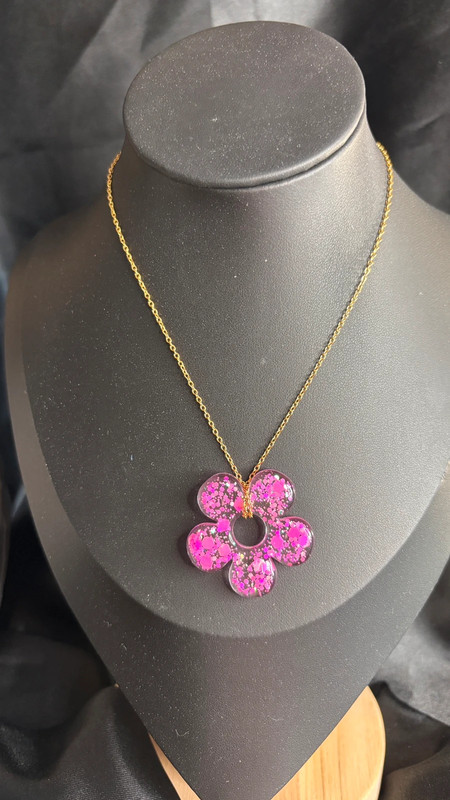 Ensemble collier & boucles d’oreilles en résine époxy – Fait main