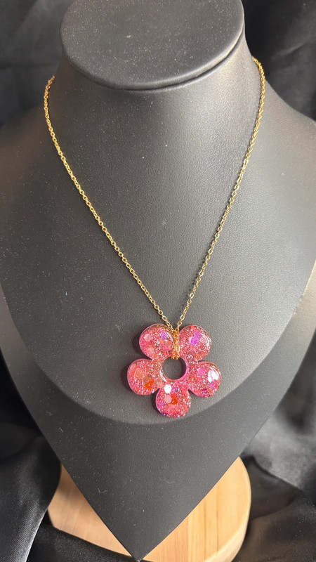 Ensemble collier & boucles d’oreilles en résine époxy – Fait main