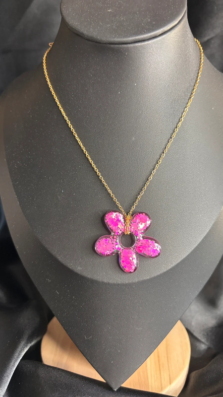 Ensemble collier & boucles d’oreilles en résine époxy – Fait main