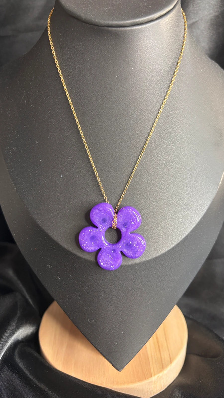 Ensemble collier & boucles d’oreilles en résine époxy – Fait main