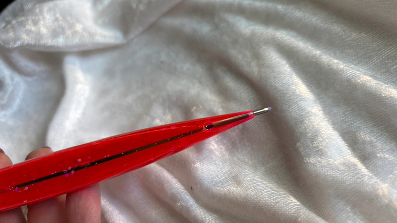 Stylo à bille bleu en résine époxy – Fait main